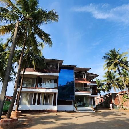 Coastal Bay Beach Resort Harnai Exterior photo